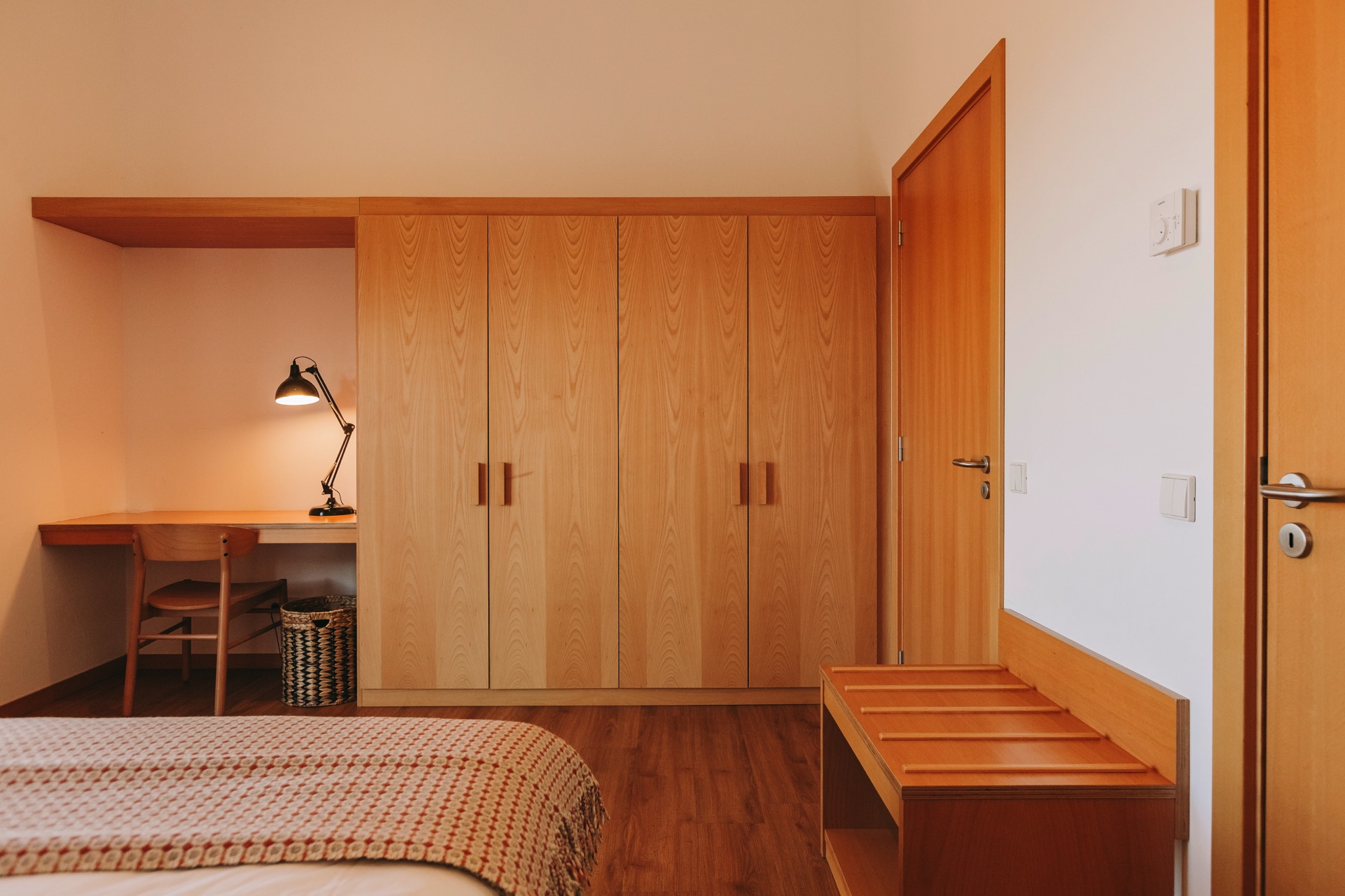 ES-estrela-serenity-room-types-premium-balcony-room-00004.jpg
