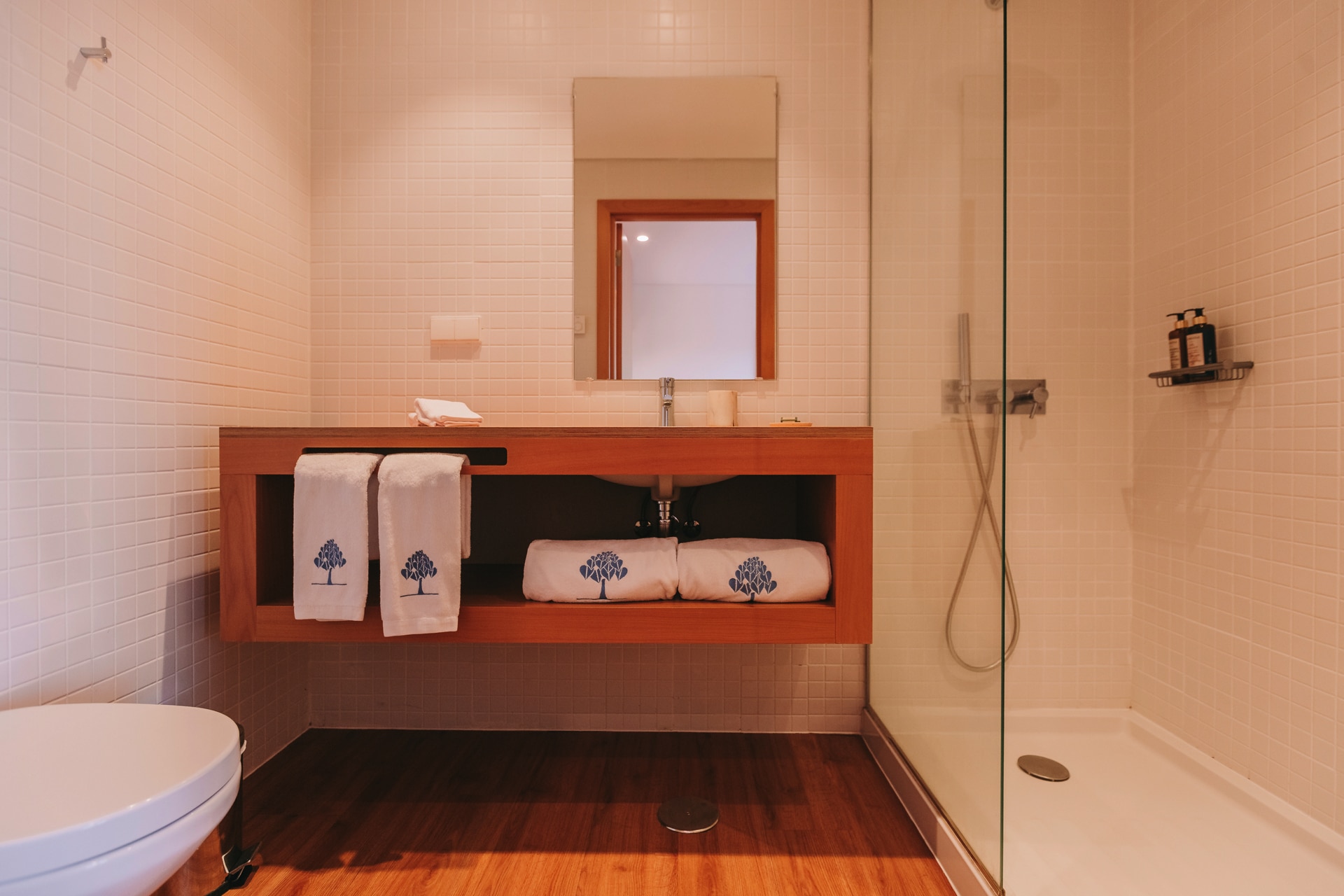 ES-estrela-serenity-room-types-premium-balcony-room-00011.jpg