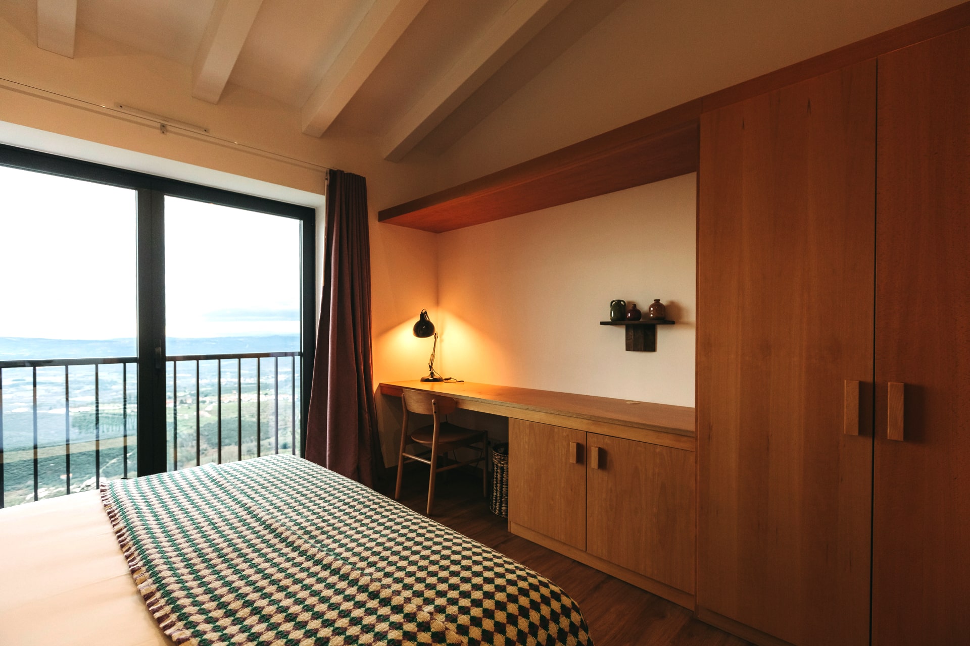 ES-estrela-serenity-room-types-premium-view-room-00004.jpg