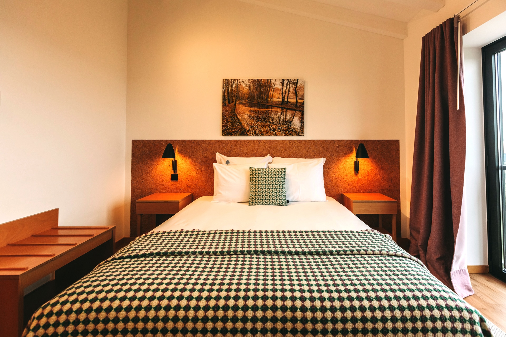 ES-estrela-serenity-room-types-premium-view-room-00006.jpg
