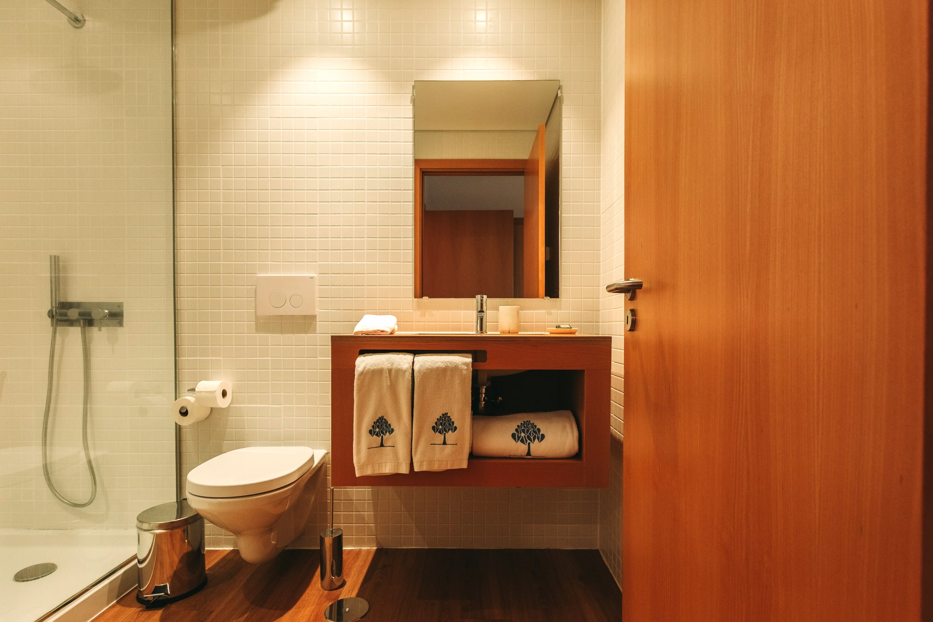 ES-estrela-serenity-room-types-premium-view-room-00013.jpg