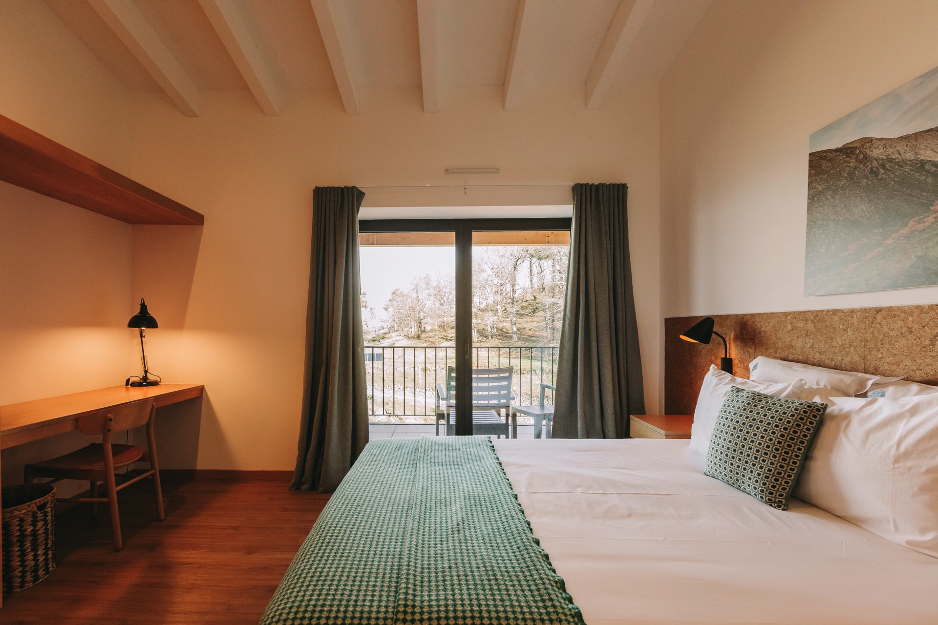 ES-estrela-serenity-room-types-standard-balcony-room-00009.jpg