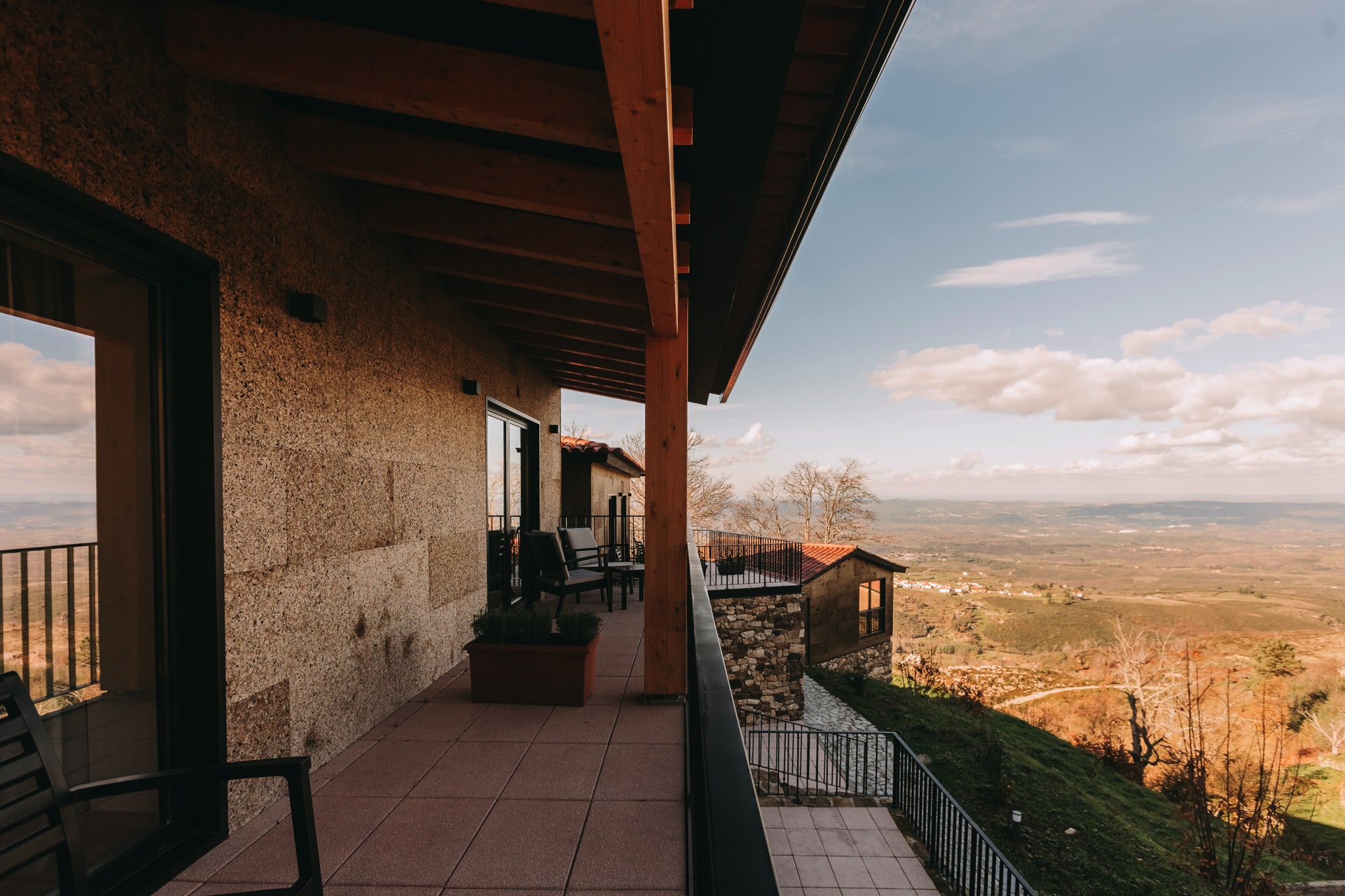 ES-estrela-serenity-room-types-standard-balcony-room-00012.jpg